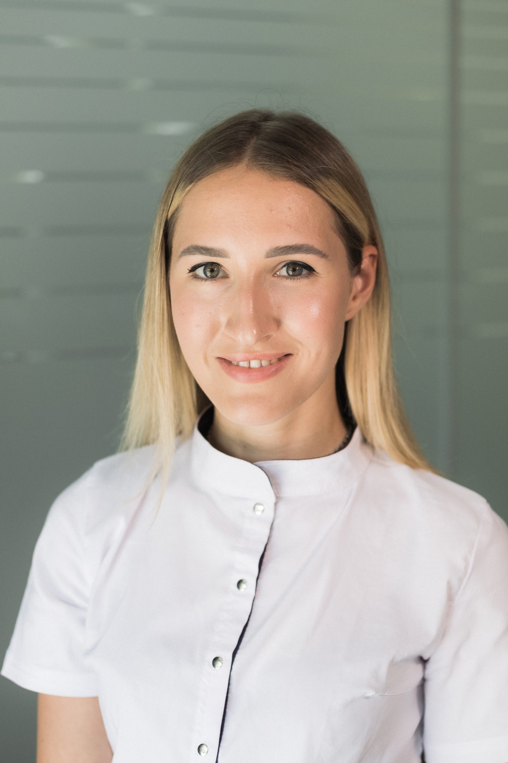 Стоматолог-терапевт, дитячий лікар Возріна Лілія