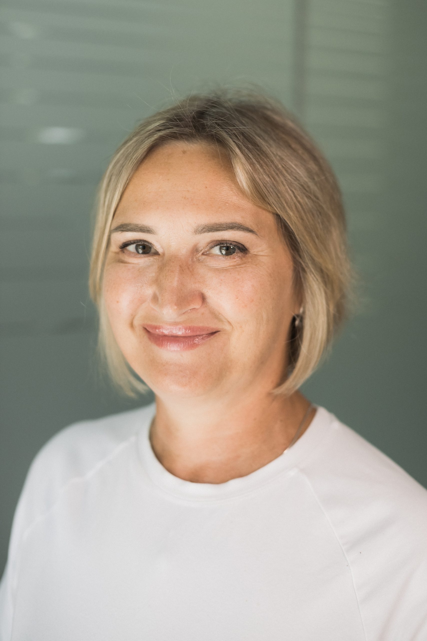 Островська Регіна - Лікар стоматолог вищої категорії